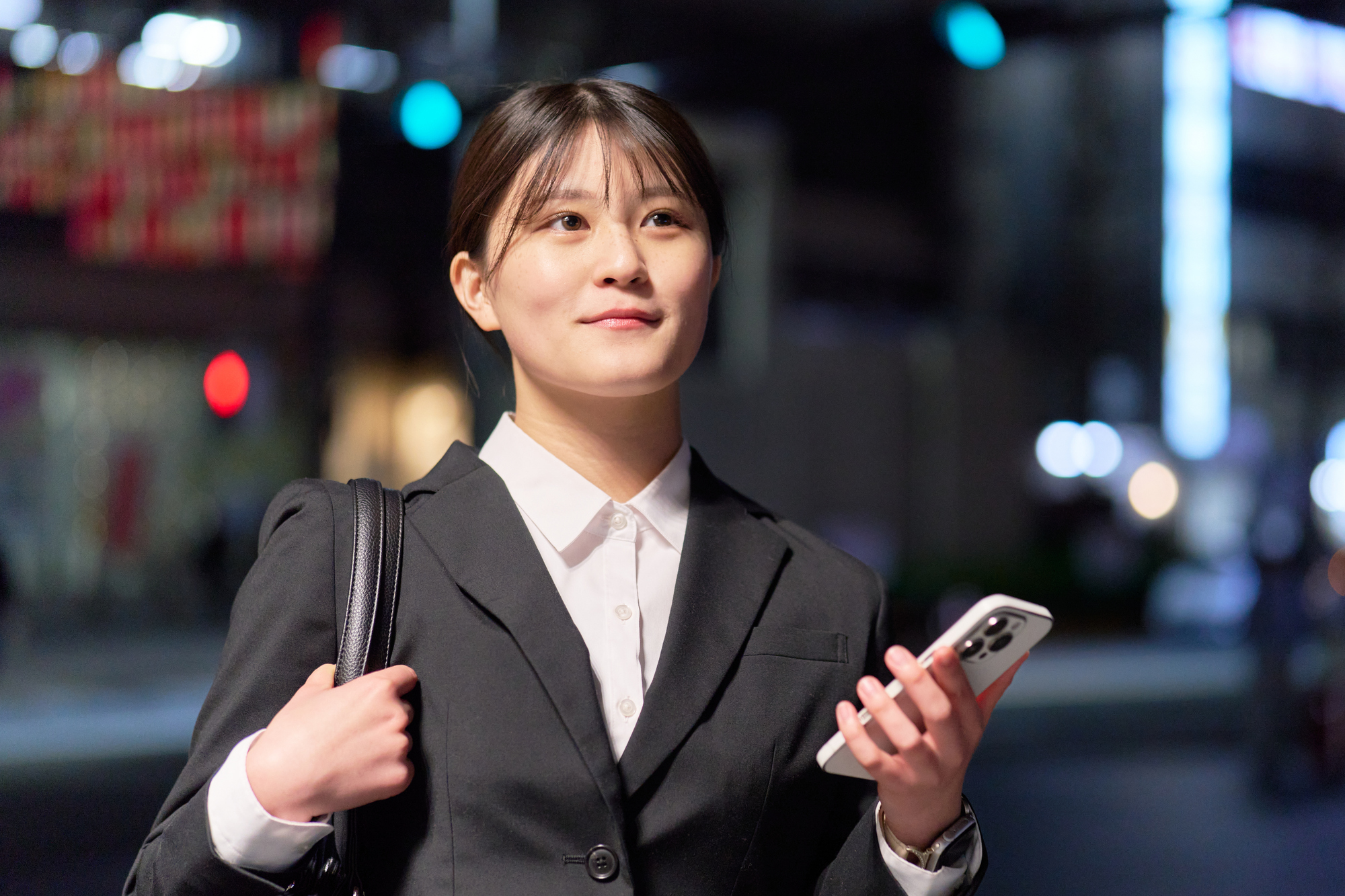 仕事帰りや夜間にも通いやすいイメージ